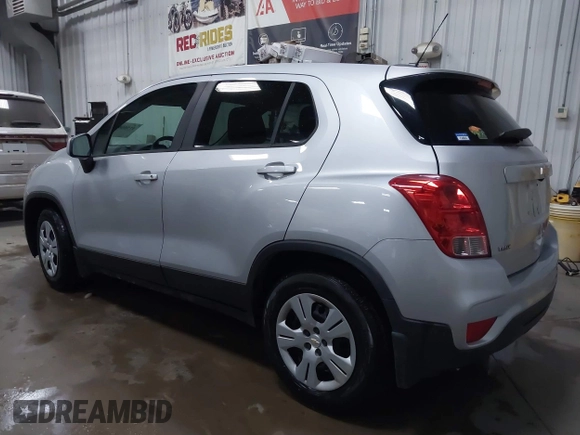 2019 Chevrolet Trax LS with VIN 3GNCJKSB5KL180268, listed as a IAAI auction lot 41506873 with 63,993 mi miles. Bid and sale history available at carsss.com. Image 3.