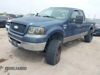 2006 Ford F-150 STX with VIN 1FTRX12W46NA47036, listed as a IAAI auction lot 41886208 with 272,391 mi miles. Bid and sale history available at carsss.com. Image 2.