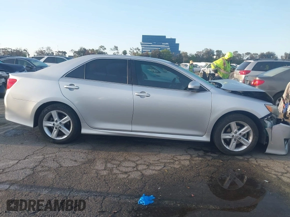 2013 Toyota Camry L with VIN 4T1BF1FK4DU237378, listed as a IAAI auction lot 41921337 with 127,535 mi miles. Bid and sale history available at carsss.com. Image 13.