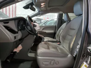 2020 Toyota Sienna XLE Auto Access Seat with VIN 5TDYZ3DC3LS079258, listed as a Copart auction lot 55288045 with 92,147 mi miles and Salvage title. Bid and sale history available at DreamBid. Image 7.