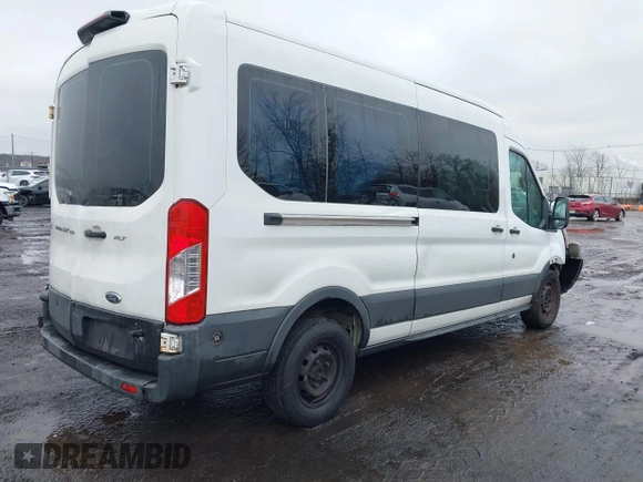 2018 Ford Transit Passenger XL z VIN 1FBAX2CM8JKA03622, wystawiony jako IAAI lot #41571449 z przebiegiem 313 553 mil mil oraz . Historia ofert i sprzedaży dostępna na DreamBid. Obrazek 4.