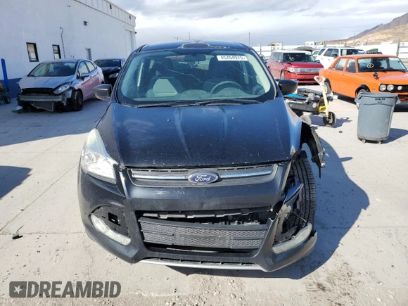 2014 Ford Escape SE with VIN 1FMCU9GX1EUB85485, listed as a Copart auction lot 45764975 with 271,702 mi miles and Salvage Title. Bid and sale history available at DreamBid. Image 5.
