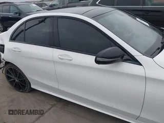 2017 Mercedes-Benz C 300 с VIN 55SWF4JB6HU183934, выставлен на аукционе IAAI как лот 42093303 с пробегом 120 000 миль миль и . История ставок и продаж доступна на DreamBid. Изображение 13.