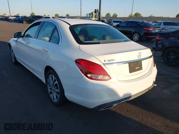 2017 Mercedes-Benz C 300 z VIN 55SWF4JB7HU200532, wystawiony jako IAAI lot #42207648 z przebiegiem 132 247 mil mil oraz . Historia ofert i sprzedaży dostępna na DreamBid. Obrazek 3.