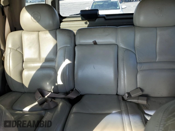 2000 Cadillac Escalade z VIN 1GYEK13R0YR167895, wystawiony jako Copart lot #82586443 z przebiegiem 267 099 mil mil oraz Szkoda całkowita • Salvage title. Historia ofert i sprzedaży dostępna na DreamBid. Obrazek 10.