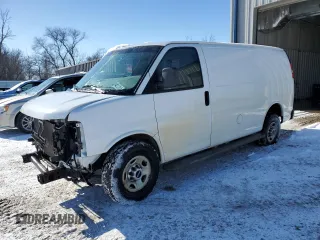 2014 GMC Savana Cargo Van with VIN 1GTW7FCA9E1911488, listed as a Copart auction lot 44233105 with 340,565 mi miles and Salvage Title. Bid and sale history available at carsss.com. Image 1.