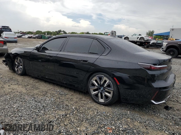 2023 BMW 7 Series 740i z VIN WBA23EH04PCM35417, wystawiony jako Copart lot #64016503 z przebiegiem 12 425 mil mil oraz . Historia ofert i sprzedaży dostępna na DreamBid. Obrazek 2.
