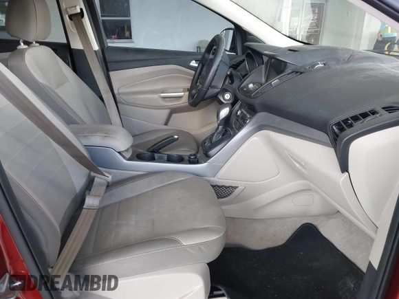2016 Ford Escape SE with VIN 1FMCU0GX1GUB12017, listed as a IAAI auction lot 40760172 with 174,572 mi miles. Bid and sale history available at carsss.com. Image 5.