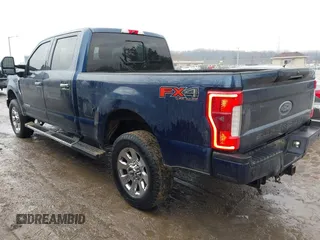 2018 Ford Super Duty F-250 SRW XL with VIN 1FT7W2BT5JEB05993, listed as a IAAI auction lot 41669673 with 130,623 mi miles. Bid and sale history available at carsss.com. Image 3.