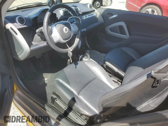 2015 Smart fortwo with VIN WMEEK9AA3FK828490, listed as a Copart auction lot 56055865 with Not Provided miles and Clean Title. Bid and sale history available at DreamBid. Image 8.