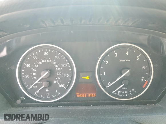2011 BMW X5 35i z VIN 5UXZV4C55BL413040, wystawiony jako Copart lot #55246415 z przebiegiem 184 352 mil mil oraz Czysty tytuł • Clean title. Historia ofert i sprzedaży dostępna na DreamBid. Obrazek 9.