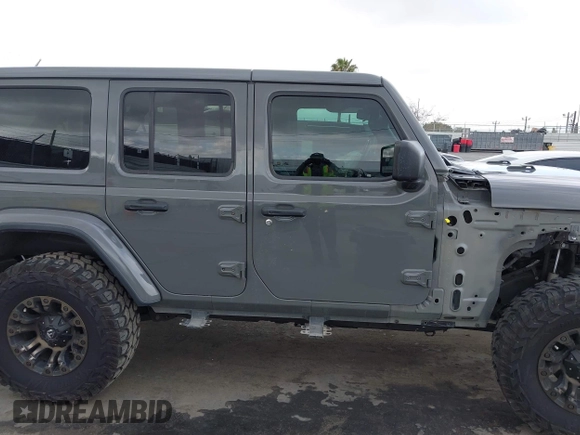2020 Jeep Wrangler Unlimited Sahara с VIN 1C4HJXEN8LW203975, выставлен на аукционе IAAI как лот 42109259 с пробегом 51 799 миль миль и . История ставок и продаж доступна на DreamBid. Изображение 14.