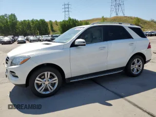 2015 Mercedes-Benz M 350 z VIN 4JGDA5HB2FA512374, wystawiony jako Copart lot #65014965 z przebiegiem 70 011 mil mil oraz Szkoda całkowita • Salvage title. Historia ofert i sprzedaży dostępna na DreamBid. Obrazek 1.
