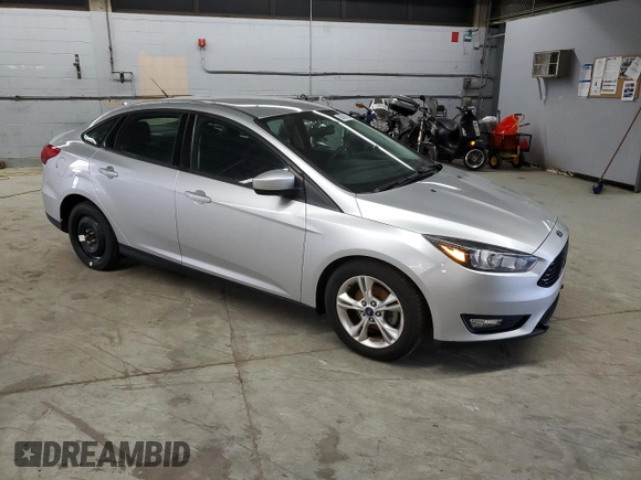 2018 Ford Focus SE z VIN 1FADP3FE0JL239152, wystawiony jako Copart lot #56789355 z przebiegiem 148 802 mil mil oraz Czysty tytuł • Clean title. Historia ofert i sprzedaży dostępna na DreamBid. Obrazek 4.
