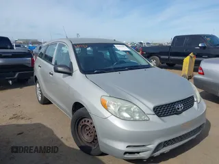 2004 Toyota Matrix Std with VIN 2T1LR32E34C207295, listed as a IAAI auction lot 41696085 with 187,247 mi miles. Bid and sale history available at carsss.com. Image 1.