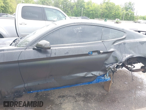 2017 Ford Mustang GT z VIN 1FA6P8CF7H5228635, wystawiony jako IAAI lot #42288165 z przebiegiem 95 846 mil mil oraz . Historia ofert i sprzedaży dostępna na DreamBid. Obrazek 15.