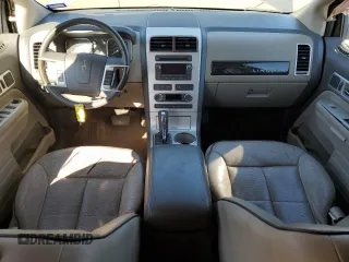 2010 Lincoln MKX z VIN 2LMDJ6JC4ABJ02928, wystawiony jako Copart lot #49397445 z przebiegiem 201 487 mil mil oraz Szkoda całkowita • Salvage title. Historia ofert i sprzedaży dostępna na DreamBid. Obrazek 8.
