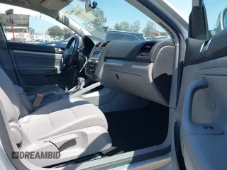 2008 Volkswagen Jetta SE with VIN 3VWRZ71K88M194577, listed as a IAAI auction lot 42406890 with 114,792 mi miles and . Bid and sale history available at DreamBid. Image 5.