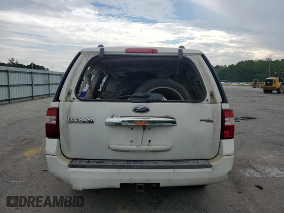 2008 Ford Expedition Max SSV z VIN 1FMFK165X8LA67501, wystawiony jako Copart lot #54390045 z przebiegiem 282 006 mil mil oraz Szkoda całkowita • Salvage title. Historia ofert i sprzedaży dostępna na DreamBid. Obrazek 6.