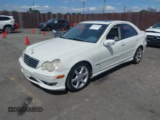 2007 Mercedes-Benz C 230 Sport z VIN WDBRF52H77F918808, wystawiony jako IAAI lot #41939637 z przebiegiem 137 538 mil mil oraz . Historia ofert i sprzedaży dostępna na DreamBid. Obrazek 2.