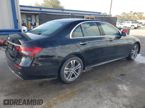 2021 Mercedes-Benz E-Class E 350 with VIN W1KZF8DB8MA929939, listed as a Copart auction lot 83035544 with 41,841 mi miles and Clean Title. Bid and sale history available at carsss.com. Image 3.