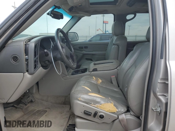2004 GMC Yukon SLT with VIN 1GKEK13Z74J295635, listed as a Copart auction lot 70412114 with 262,062 mi miles and Salvage Title. Bid and sale history available at carsss.com. Image 7.