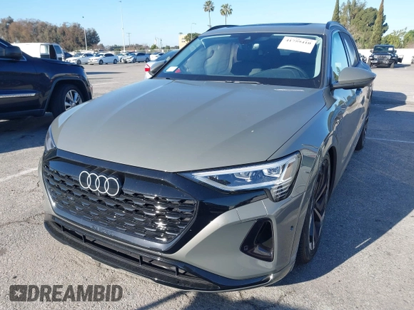 2024 Audi Q8 e-tron z VIN WA15ABGE8RB055999, wystawiony jako IAAI lot #41759410 z przebiegiem 8 972 mil mil oraz . Historia ofert i sprzedaży dostępna na DreamBid. Obrazek 17.