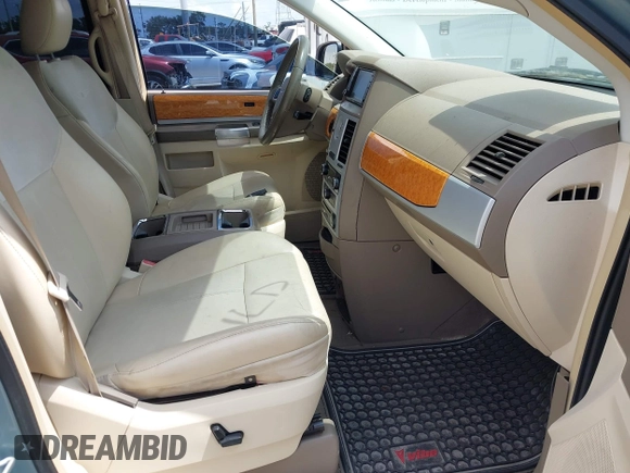 2008 Chrysler Town & Country Limited with VIN 2A8HR64X38R746763, listed as a IAAI auction lot 42117320 with 174,692 mi miles. Bid and sale history available at carsss.com. Image 5.