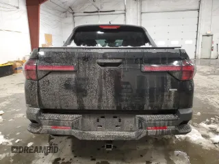 2024 Hyundai Santa Cruz SEL z VIN 5NTJBDAE3RH099785, wystawiony jako Copart lot #44244815 z przebiegiem 5 921 mil mil oraz Szkoda całkowita • Salvage title. Historia ofert i sprzedaży dostępna na DreamBid. Obrazek 6.