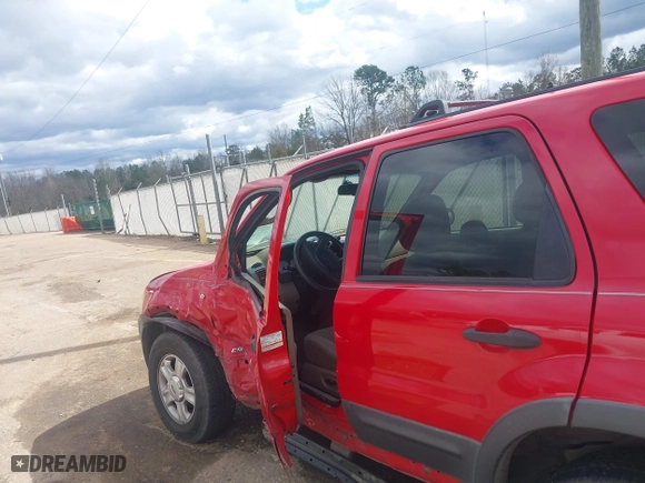 2002 Ford Escape XLT Choice with VIN 1FMYU03192KD83290, listed as a IAAI auction lot 41719117 with 179,056 mi miles. Bid and sale history available at carsss.com. Image 11.