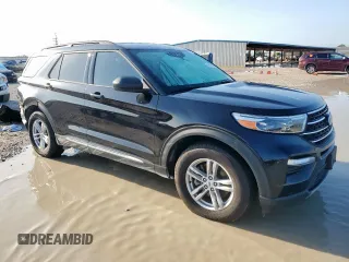 2022 Ford Explorer XLT with VIN 1FMSK7DH1NGA35734, listed as a Copart auction lot 58496155 with 60,526 mi miles and Salvage title. Bid and sale history available at DreamBid. Image 4.