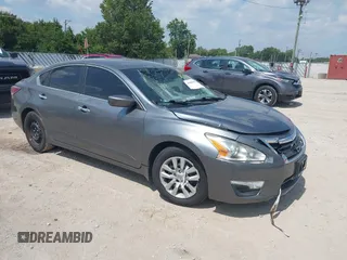 2015 Nissan Altima 2.5 S with VIN 1N4AL3AP1FC454621, listed as a IAAI auction lot 40069022 with 84,296 mi miles. Bid and sale history available at carsss.com. Image 1.