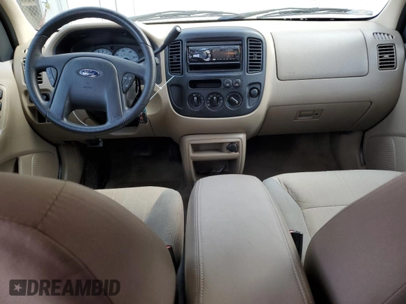 2004 Ford Escape XLS with VIN 1FMYU02144DA21005, listed as a Copart auction lot 45536325 with 189,661 mi miles and Salvage Title. Bid and sale history available at DreamBid. Image 8.