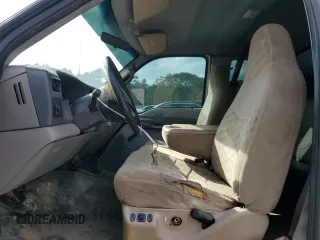 2000 Ford F-250 XL with VIN 1FTNX20L5YEC59850, listed as a Copart auction lot 43701075 with 434,882 mi miles and Clean title. Bid and sale history available at DreamBid. Image 7.