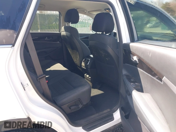 2016 Kia Sorento LX z VIN 5XYPGDA55GG179314, wystawiony jako IAAI lot #42026486 z przebiegiem 116 774 mil mil oraz . Historia ofert i sprzedaży dostępna na DreamBid. Obrazek 8.