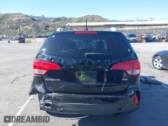 2014 Kia Sorento LX с VIN 5XYKT3A62EG455941, выставлен на аукционе IAAI как лот 42138589 с пробегом Не указан миль и . История ставок и продаж доступна на DreamBid. Изображение 16.