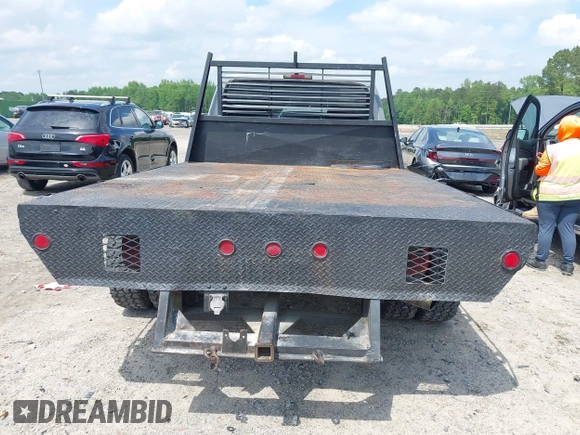 1996 Ford F-350 с VIN 1FTJW35F2TEA86632, выставлен на аукционе IAAI как лот 42097863 с пробегом 221 399 миль миль и . История ставок и продаж доступна на DreamBid. Изображение 16.