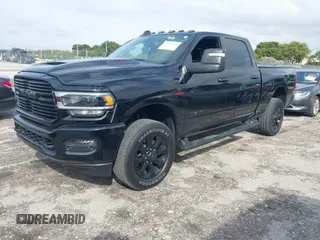 2024 Ram 2500 Laramie z VIN 3C6UR5FL3RG141327, wystawiony jako IAAI lot #41390825 z przebiegiem 8 002 mil mil oraz . Historia ofert i sprzedaży dostępna na DreamBid. Obrazek 20.