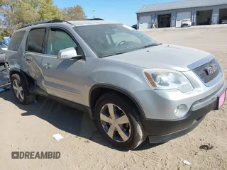 2010 GMC Acadia SLT1 z VIN 1GKLRMEDXAJ202687, wystawiony jako IAAI lot #40635219 z przebiegiem 115 810 mil mil oraz . Historia ofert i sprzedaży dostępna na DreamBid. Obrazek 1.