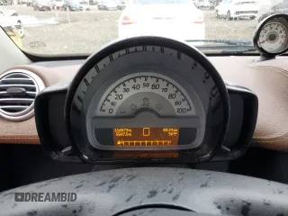 2014 Smart fortwo Pure with VIN WMEEJ3BAXEK745569, listed as a Copart auction lot 48601055 with 114,673 mi miles and Salvage title. Bid and sale history available at DreamBid. Image 9.