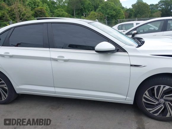 2020 Volkswagen Jetta SEL z VIN 3VWEB7BU4LM008013, wystawiony jako IAAI lot #42182821 z przebiegiem 66 118 mil mil oraz . Historia ofert i sprzedaży dostępna na DreamBid. Obrazek 13.