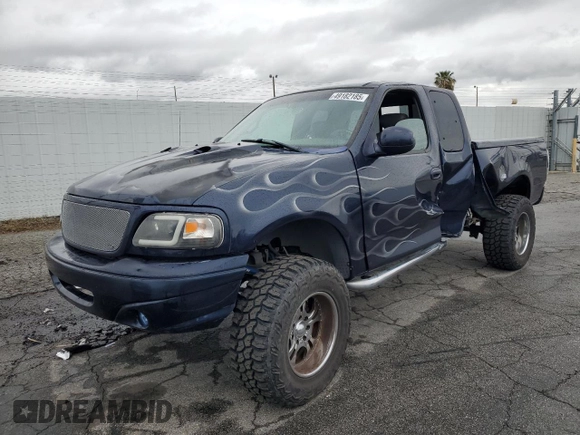 2002 Ford F-150 с VIN 1FTPX17L02NA71656, выставлен на аукционе Copart как лот 49182185 с пробегом 49 745 миль миль и Списание • Salvage title. История ставок и продаж доступна на DreamBid. Изображение 1.
