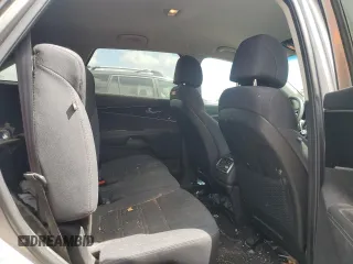 2017 Kia Sorento LX z VIN 5XYPG4A33HG329565, wystawiony jako Copart lot #56871105 z przebiegiem 92 652 mil mil oraz Szkoda całkowita • Salvage title. Historia ofert i sprzedaży dostępna na DreamBid. Obrazek 10.