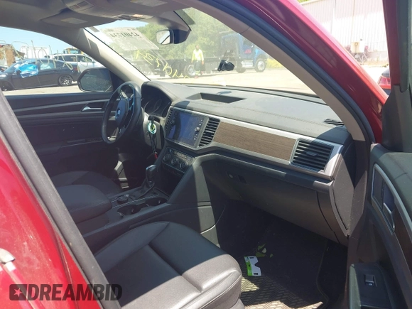 2019 Volkswagen Atlas SE with VIN 1V2UR2CA4KC553905, listed as a IAAI auction lot 42401734 with 71,405 mi miles and . Bid and sale history available at DreamBid. Image 5.