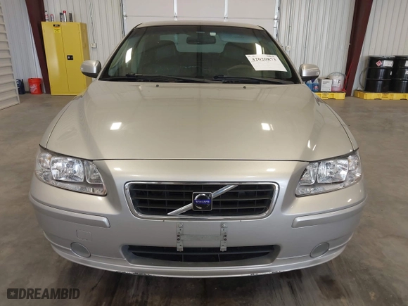 2009 Volvo S60 2.5T with VIN YV1RS592592733286, listed as a IAAI auction lot 42020873 with 129,880 mi miles. Bid and sale history available at carsss.com. Image 12.