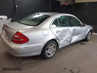 2006 Mercedes-Benz E-Class 3.5L with VIN WDBUF87J76X182677, listed as a IAAI auction lot 42016237 with 150,085 mi miles. Bid and sale history available at carsss.com. Image 4.