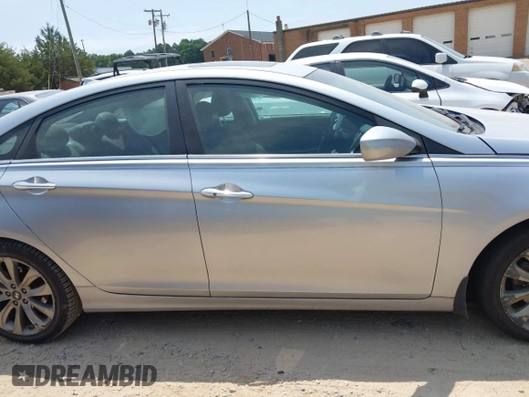 2012 Hyundai Sonata Limited z VIN 5NPEC4AC9CH354782, wystawiony jako IAAI lot #42416670 z przebiegiem 131 636 mil mil oraz . Historia ofert i sprzedaży dostępna na DreamBid. Obrazek 13.