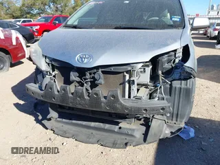 2014 Toyota Sienna XLE with VIN 5TDYK3DC7ES447903, listed as a IAAI auction lot 41835665 with 224,492 mi miles. Bid and sale history available at carsss.com. Image 6.