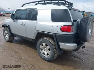 2007 Toyota FJ Cruiser with VIN JTEBU11FX70056992, listed as a IAAI auction lot 41814520 with 162,583 mi miles. Bid and sale history available at carsss.com. Image 3.
