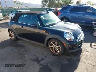 2015 MINI Convertible с VIN WMWZN3C50FT266835, выставлен на аукционе IAAI как лот 42809217 с пробегом 93 098 миль миль и . История ставок и продаж доступна на DreamBid. Изображение 1.